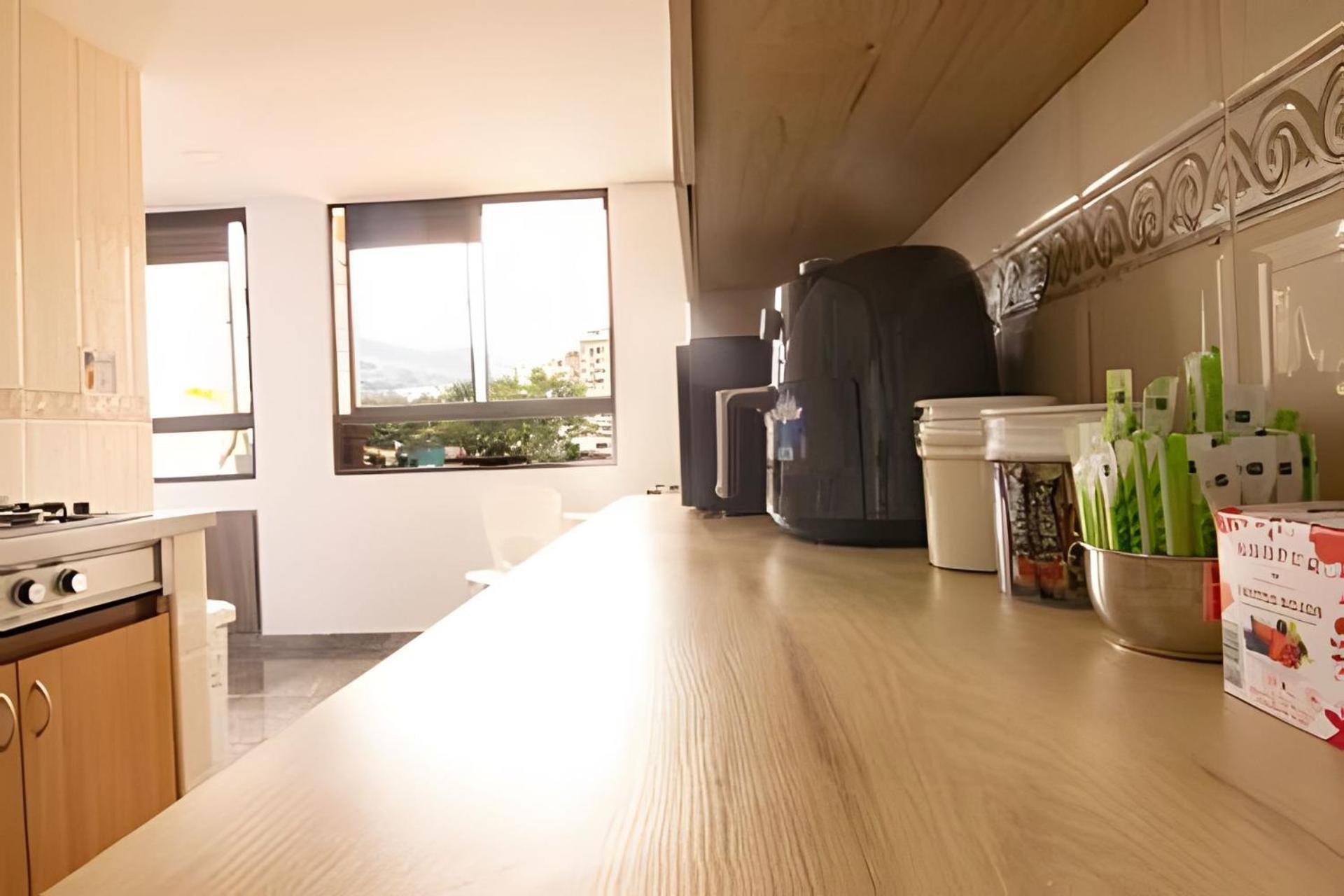 Apartamento Laureles Amplio Fresco Acogedor 8 Personas *