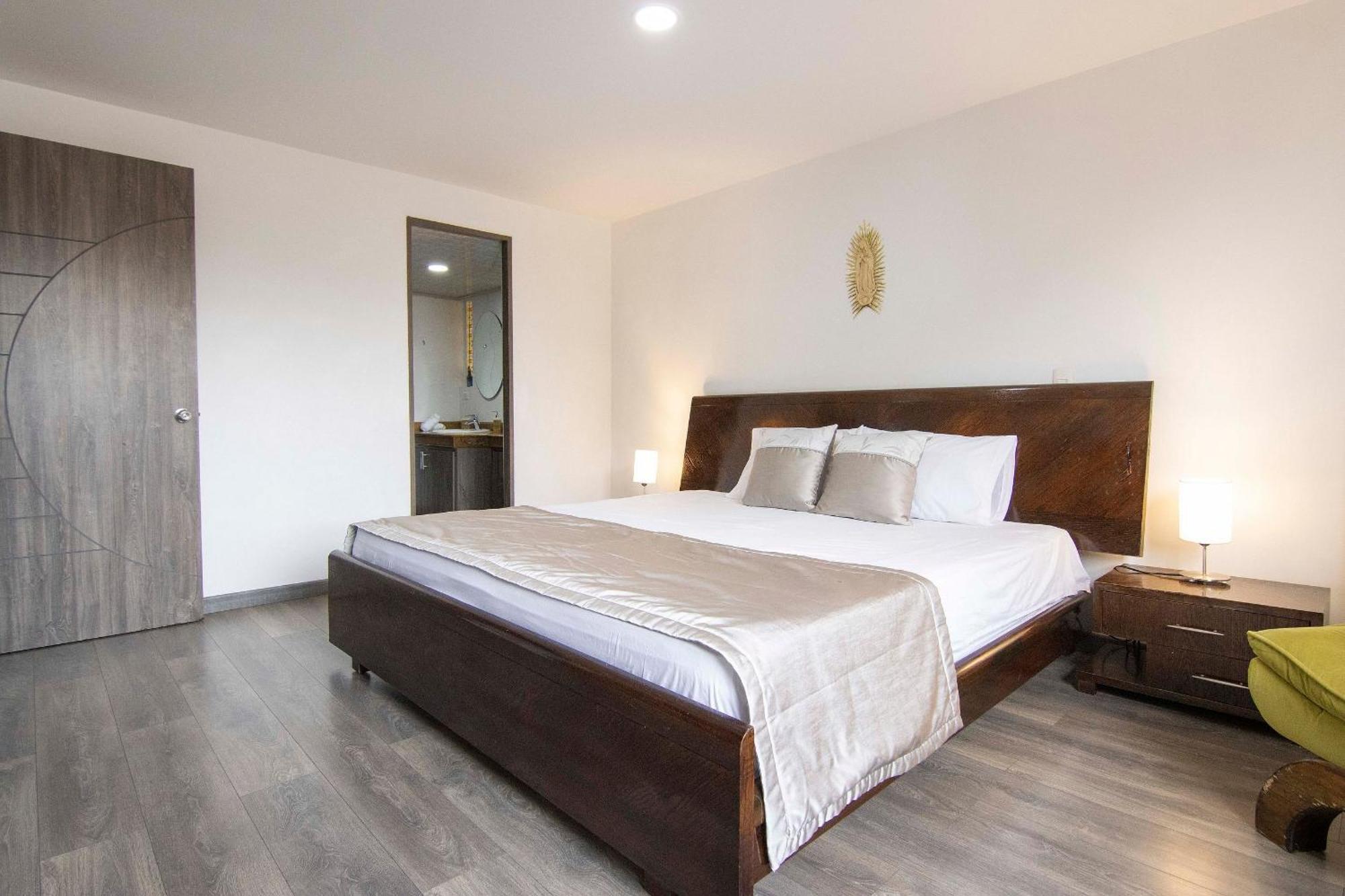 Apartamento Laureles Amplio Fresco Acogedor 8 Personas