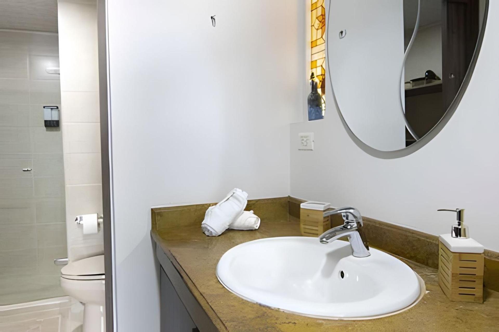 Apartamento Laureles Amplio Fresco Acogedor 8 Personas